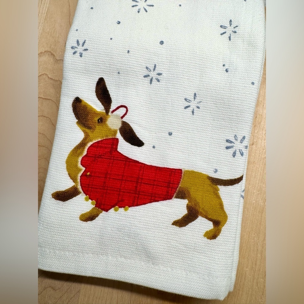 New Nicole Miller Christmas Snow & Dachshund Dog Kitchen Hand Towels Set of 2
